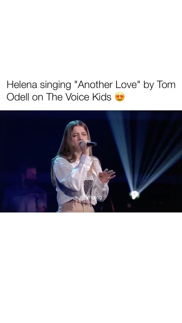 singing 게시물 이미지: Her reaction at the end 💀

👉🏻 Follow...