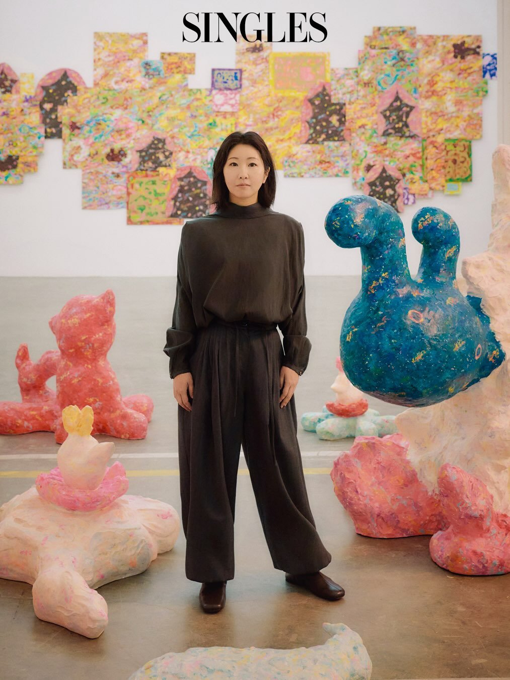 Photo shared by Singles 싱글즈 on January 06, 2026 tagging @rokkakuayako. May be an image of turtleneck, magazine and text.