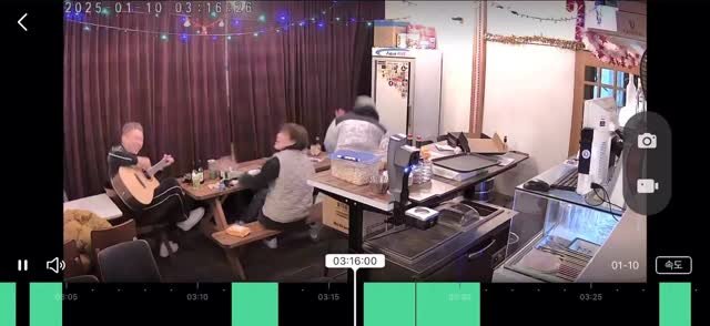 sinpodong_pig 게시물 이미지: #널지우려해
두번다시 너를 떠올리진않아 가슴아픈 일이지만~

두명의 음악인과 한명의...