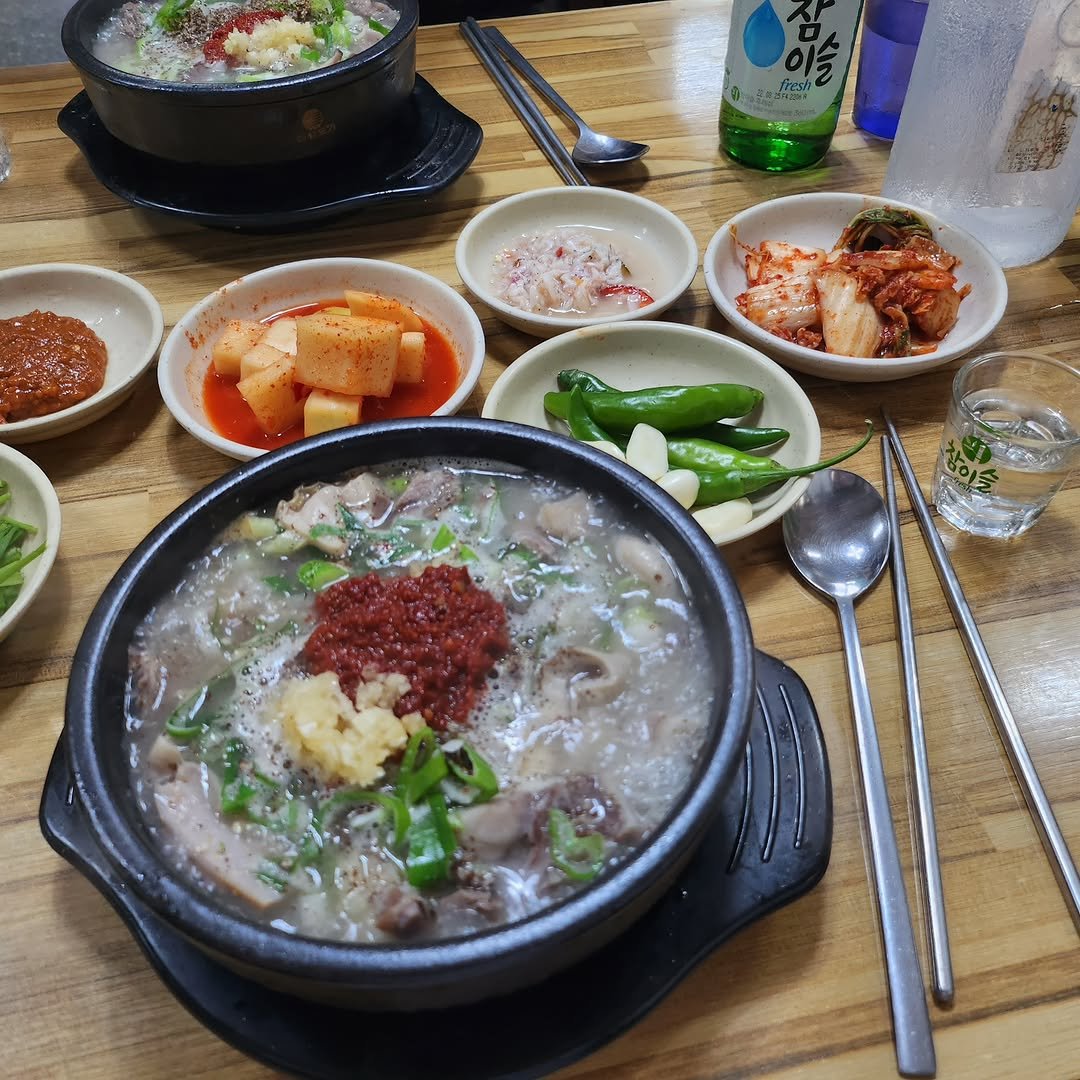 sinpodong_pig 게시물 이미지: #굿바이
최애 순대국밥집이 이젠 역사속으로...
굿바이 순대골목
굿바이...