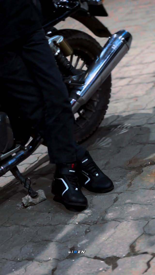 siren_390_ 게시물 이미지: Lost in the ride, found in the vibe...