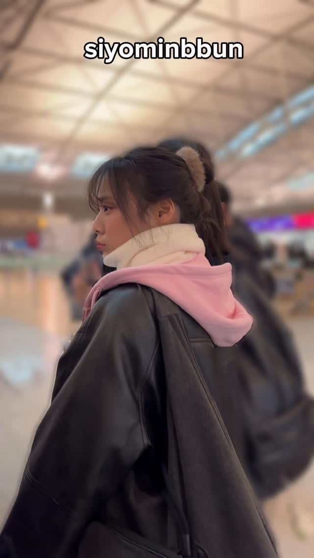 siyominbbun 게시물 이미지: 250116 시연이 앞에서 패션쇼하기
 (feat. 노스페이스패딩,...