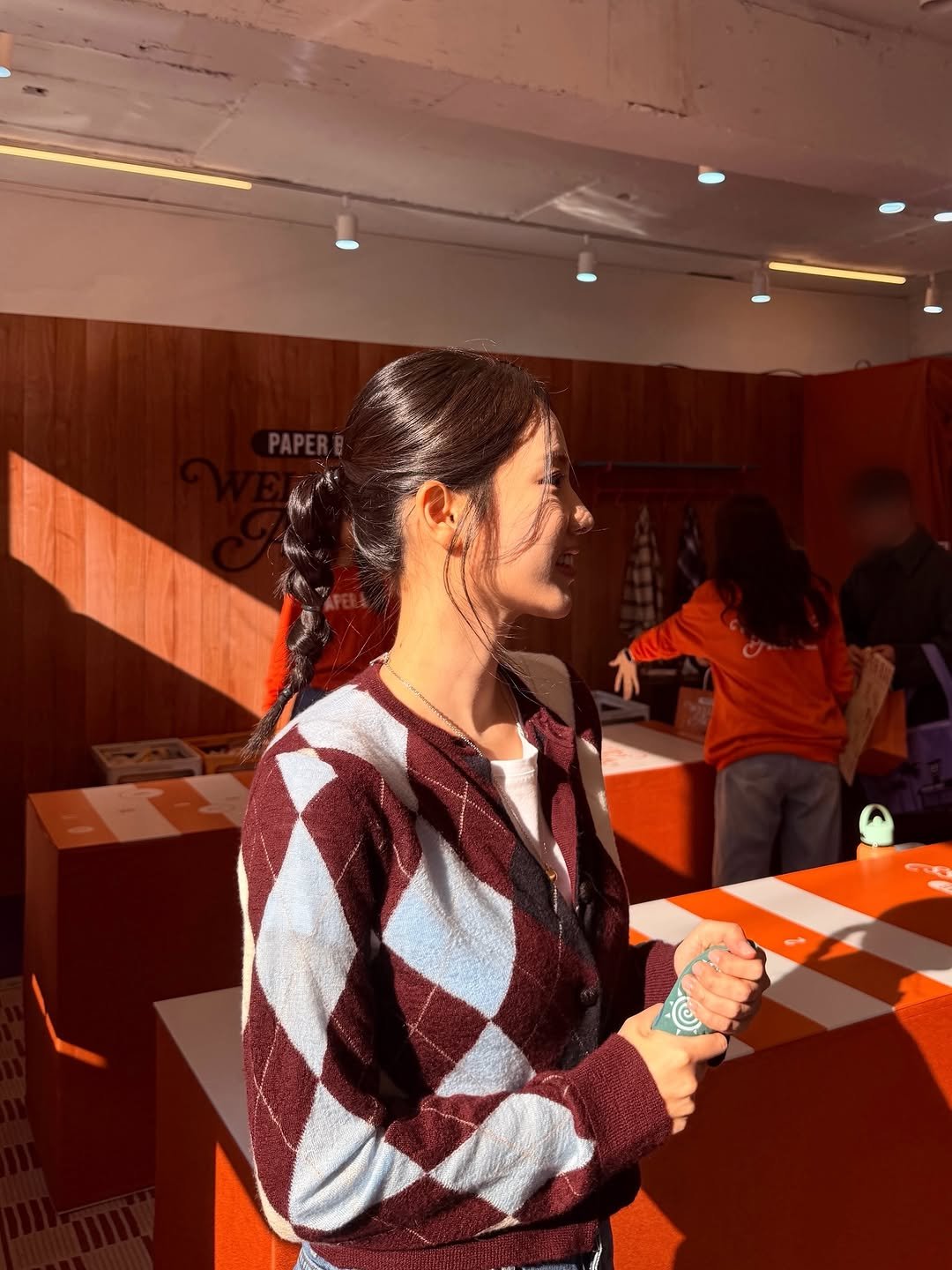 Photo by 𝐀𝐰𝐰•𝐏𝐀𝐏𝐄𝐑 𝐁𝐀𝐆•𝐋𝐢𝐚𝐢𝐬𝐨𝐧 𝐝𝐞 𝐋𝐨𝐫𝐞𝐧 최선정 on January 14, 2026. May be an image of standing, checker board and text.