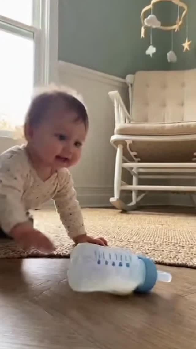 skill_panda_ 게시물 이미지: Baby Bottle Roll Nursery morning light.