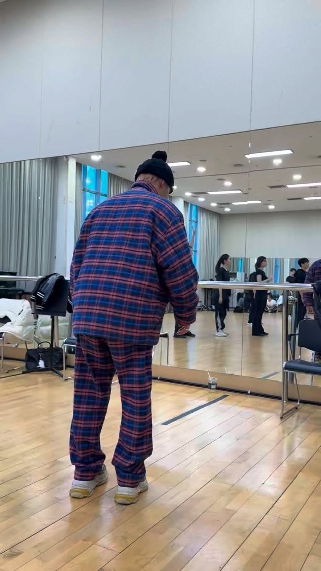 skullhong12 게시물 이미지: 나는 안될꺼같은데....???
춤이 뭐예요??