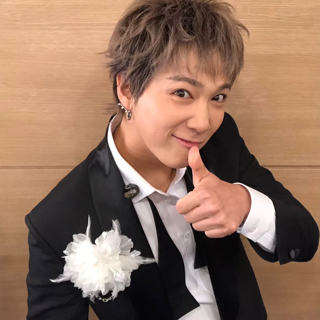 Photo by leehongki on December 28, 2025. May be an image of one or more people, bangs, bolo tie and text.