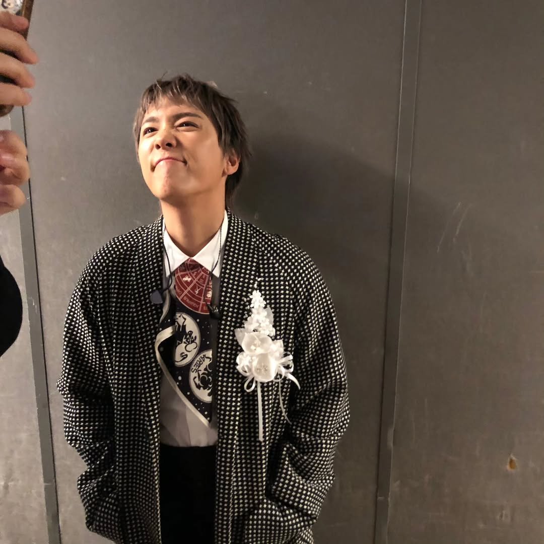 Photo by leehongki on December 24, 2025. May be an image of bolo tie, top and text.