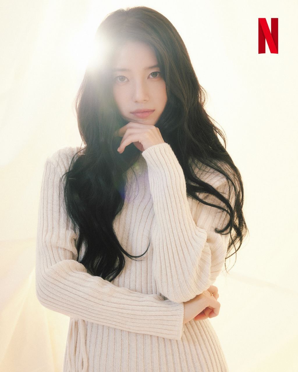 Photo by 숮이  💙🎧🐟🦭❄️⛄️💎🧊✈️🚿🧸🩵🔂 on October 08, 2025. May be an image of 1 person, hair, makeup, top and text that says 'N'.