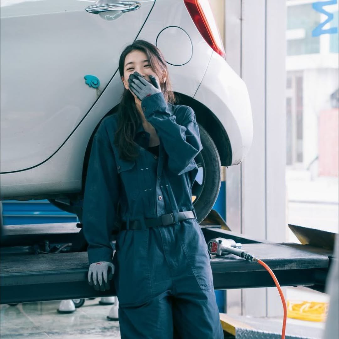 Photo by 숮이  💙🎧🐟🦭❄️⛄️💎🧊✈️🚿🧸🩵🔂 on October 17, 2025. May be an image of car, tire, wheel and text.