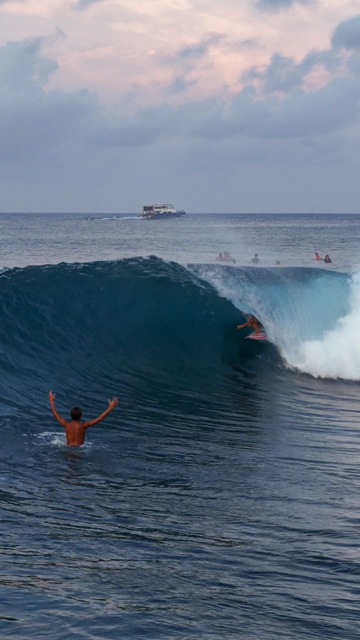 skymonkey5 게시물 이미지: Local groms taking over the tubes at dusk on...