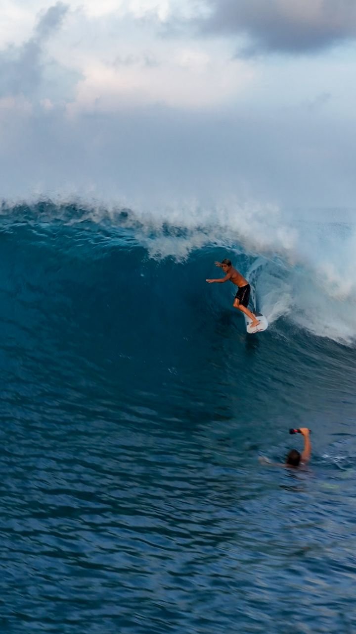 skymonkey5 게시물 이미지: Evening tubes on Mentawai islands...