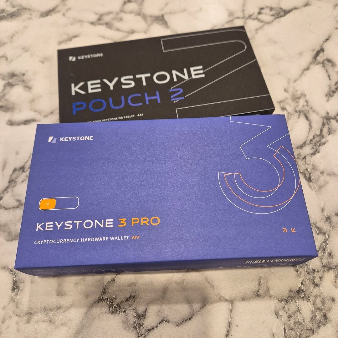 Photo by 슬라브 | 미국주식 · 인사이트 on August 26, 2025. May be an image of card and text that says 'KEYSTONE REYSTONE POUCH KEYSTONE 2 WW.TOM.ORTARLEYS KEYSTONE OR oTABbl YABLAT S 入ヒ KEYSTONE KEYSTONE3PRO 3 PRO CRYPTOCURRENCY HARDWARE WALLET CRYPTOCURENCYHARDWAREWALET "'.
