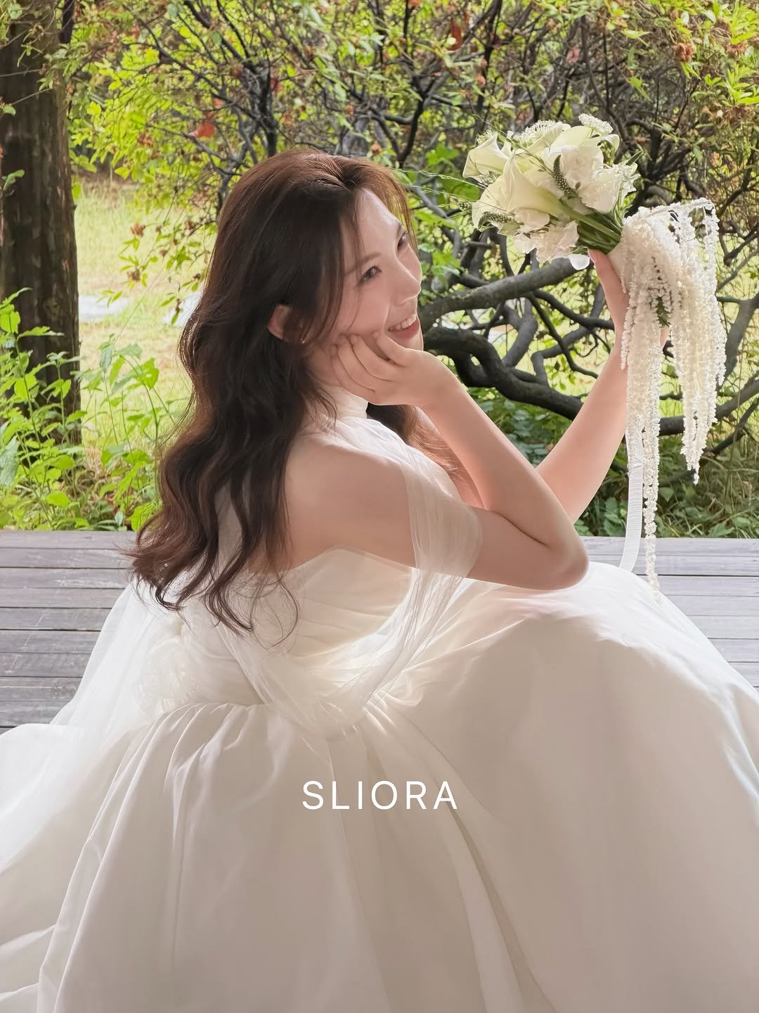 sliora_jeje 게시물 이미지: *SCEANLIORA 

비가 내렸던 요즘,
궂은 날씨에도 퐁실퐁실 볼륨 웨이브...
