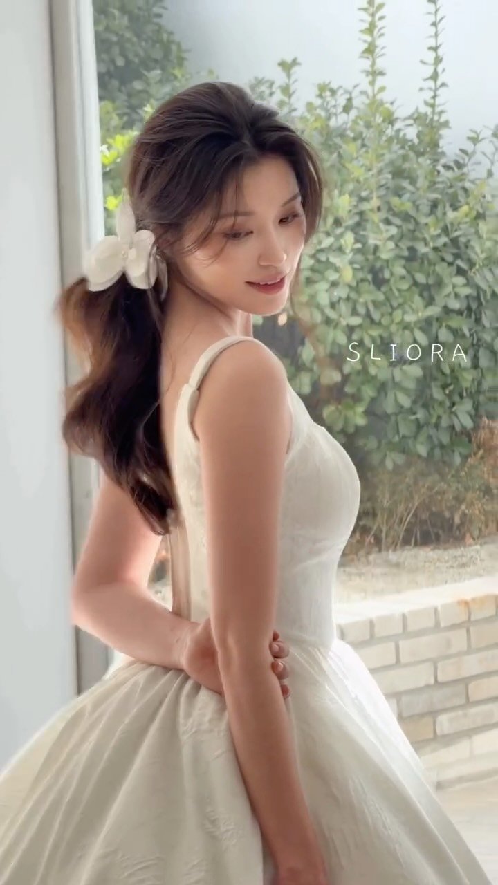 sliora_jeje 게시물 이미지: 🤍 로우 포니테일, 하지만 흔하지 않게

이 웨딩헤어의 핵심은 디테일이에요

✔️...