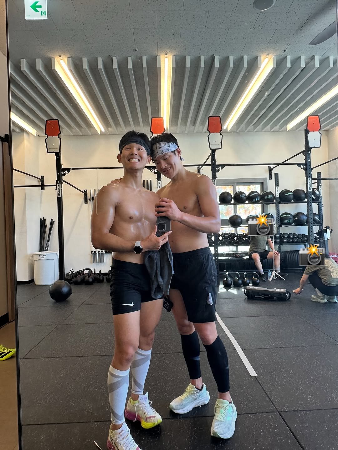 smile1.muscle 게시물 이미지: 파트너와 함께 운동 후 무려 성수까지 가
직접 입어보고 세심하게 골랐다..
하이록스...