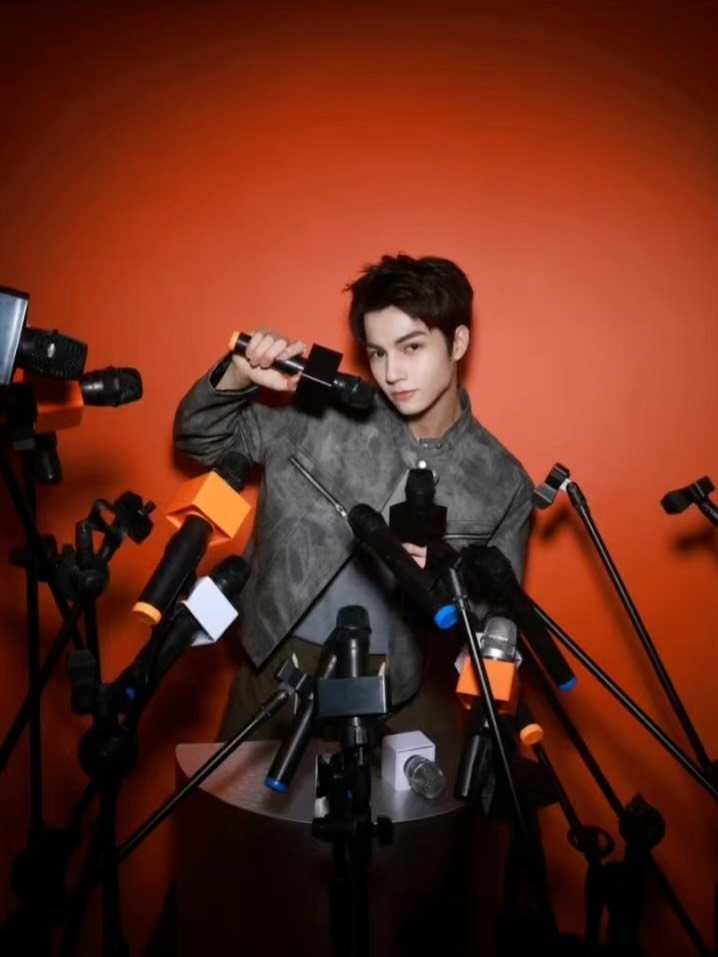 smtr25_official 게시물 이미지: 4-cut 🎤🏢🪩🐙

#SMTR25