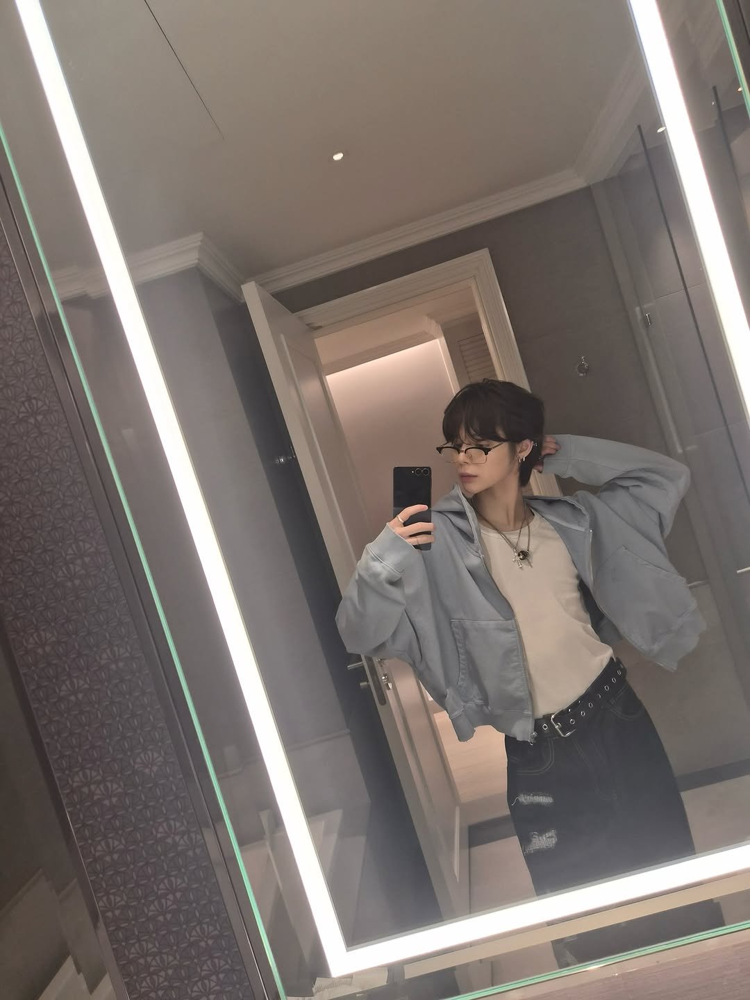 Photo by SMTR25 on March 26, 2026. May be a selfie of top, mirror and text.