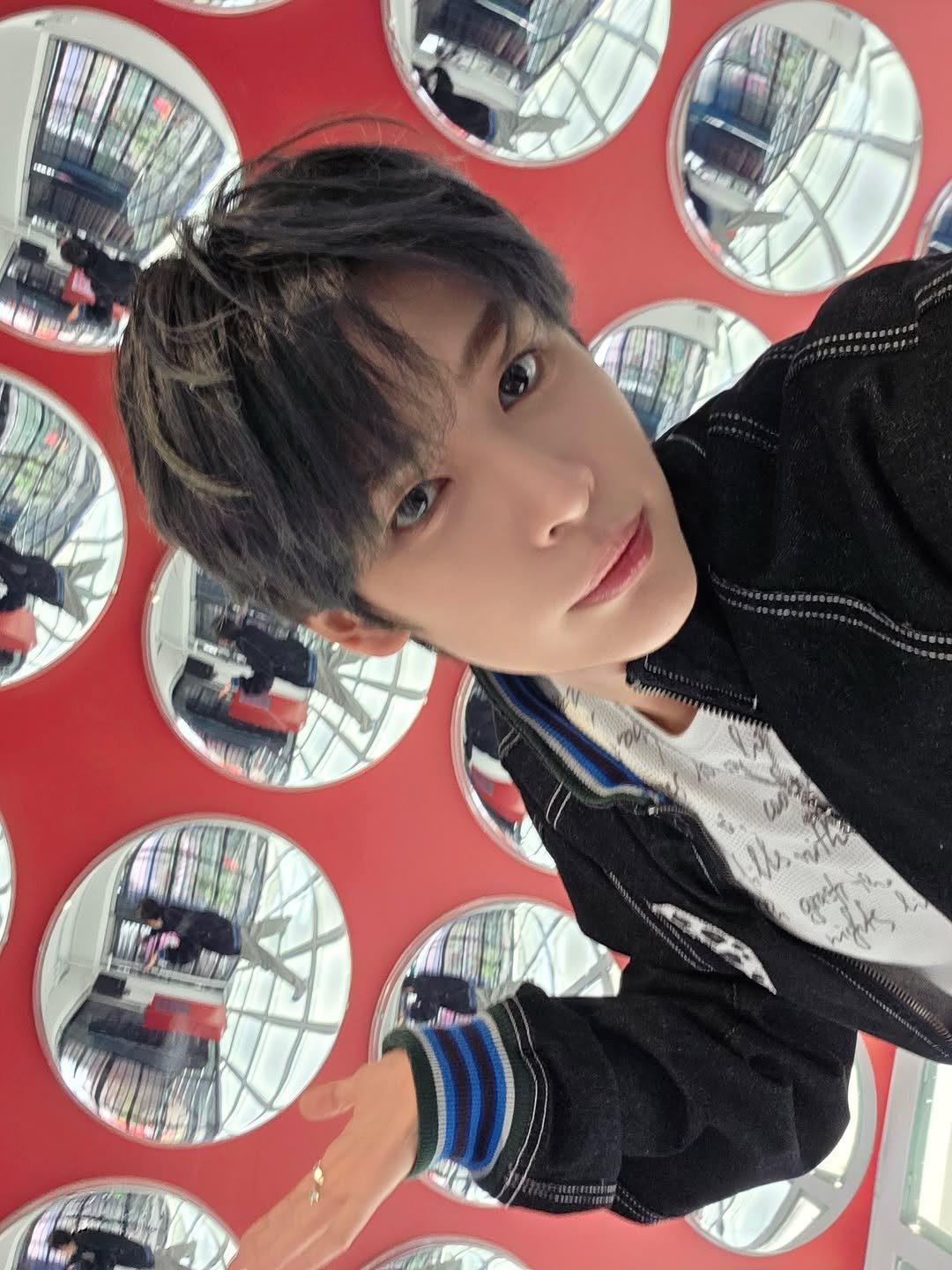 Photo by SMTR25 on March 25, 2026. May be an image of mirror and text.