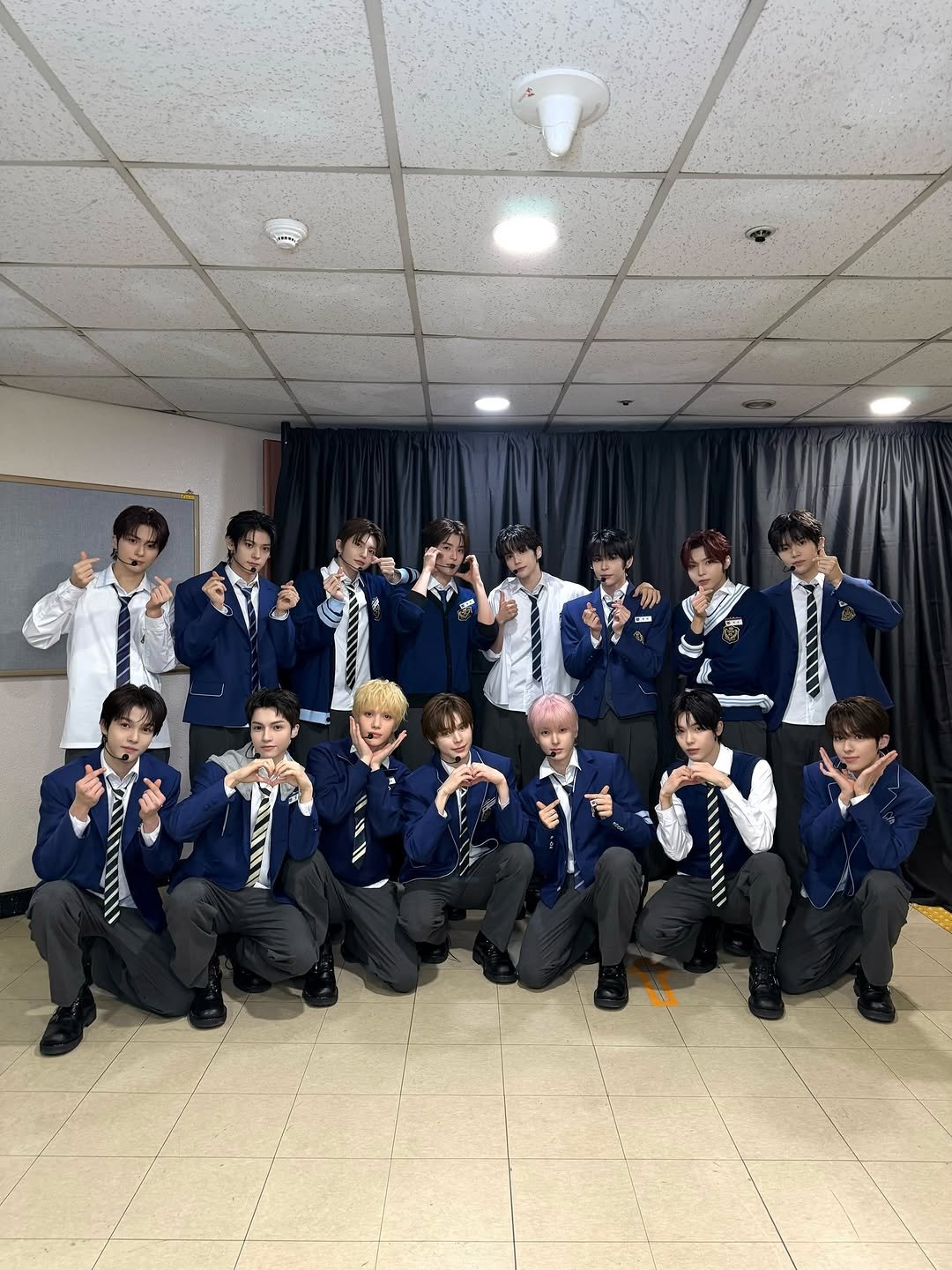 smtr25_official 게시물 이미지: DAY 1 와줘서 고마워요🫶

#SMTR25
#FanMeetingTour...