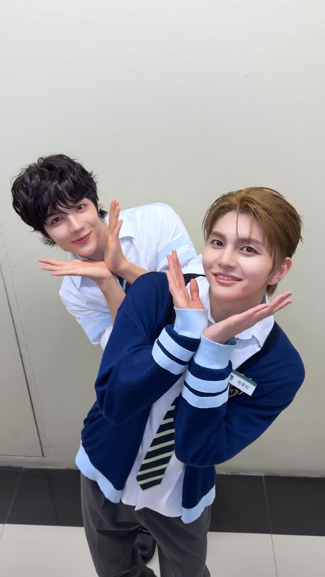 smtr25_official 게시물 이미지: 다이죠 부이데쇼-!

#SMTR25 #FanMeetingTour...