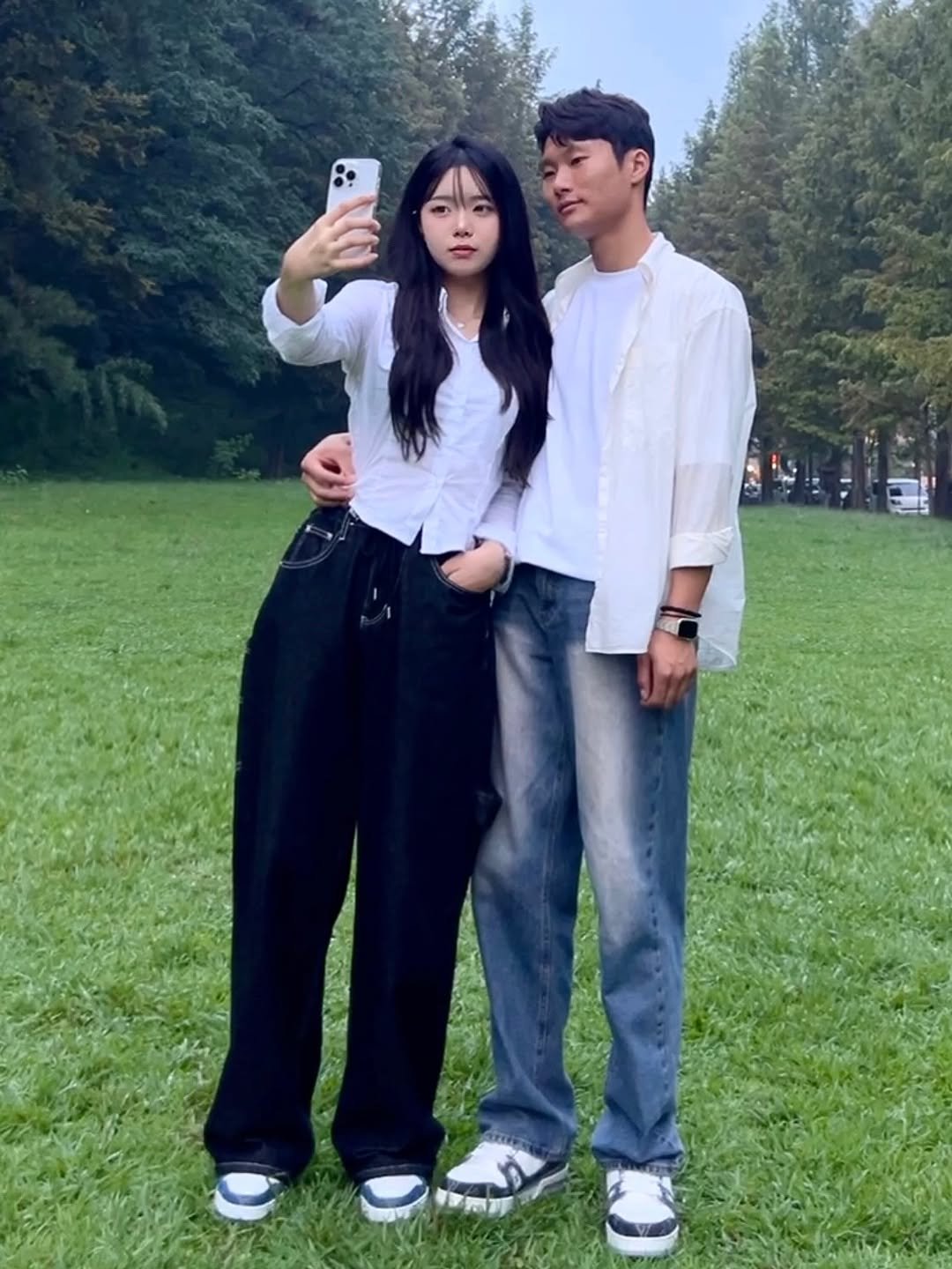 Photo shared by 송수빈 on September 07, 2025 tagging @_jun.w0n. May be an image of 2 people, park, picnic and text.