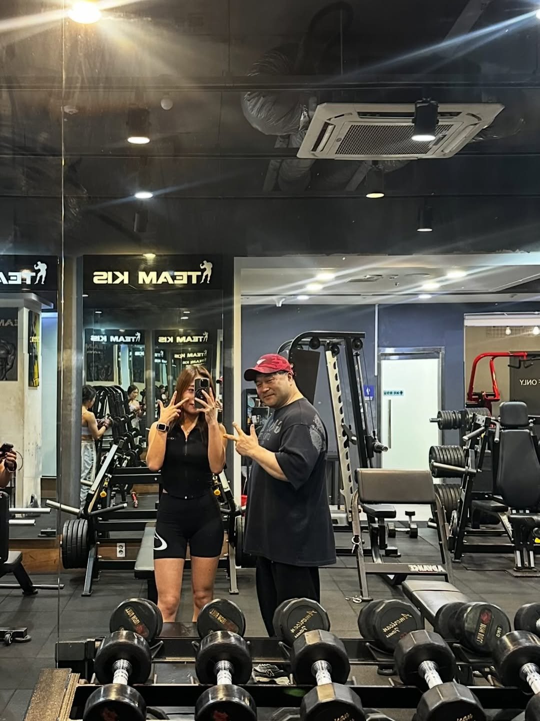 so.__young_ 게시물 이미지: 인수쌤이랑 첫 수업 🔥
이게 진짜 하체구나,, 느꼈던 오늘 ,,,,
감사합니다 쌤...