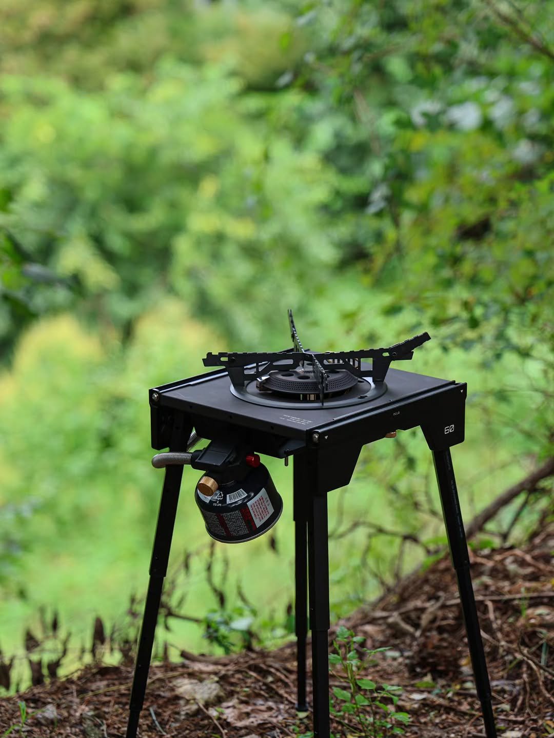 Photo shared by 러블리연 | 늘 함께하는 가족 캠핑 👨‍👩‍👦‍👦
감성캠핑▪️캠핑정보▪️캠핑장▪️여행 on November 12, 2025 tagging @buenofe_official. May be an image of record player, record, stereo, tripod, stove, outdoors and text.