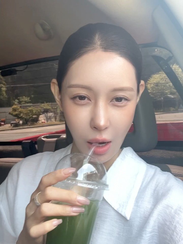 so1jii 게시물 이미지: 저는 19호,21호 섞어서 사용중이에요! 
밝은 피부 화장 좋아하면 19호...