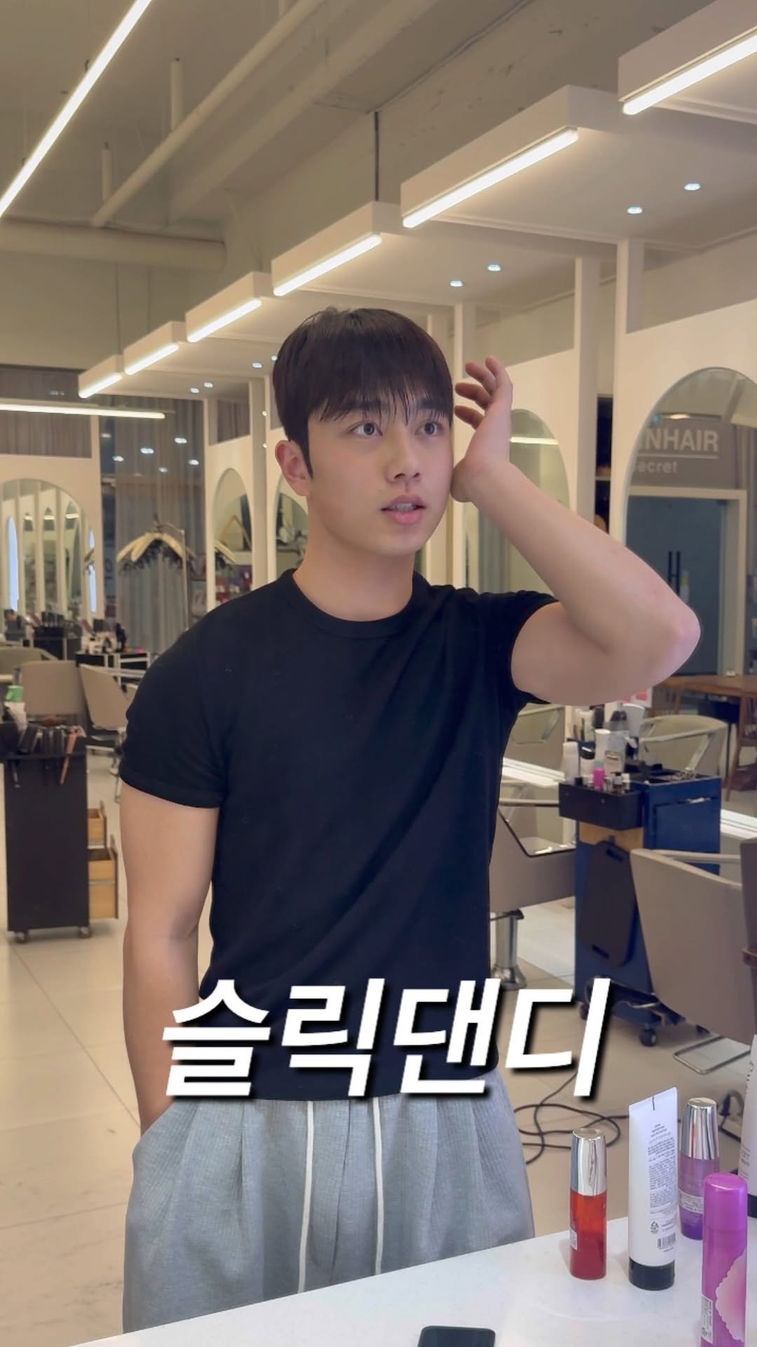 soee_male 게시물 이미지: 😎조금씩 더워지는 요즘 많이 찾으시는
슬릭댄디 스타일입니다-!
모질에 따라 시술은...