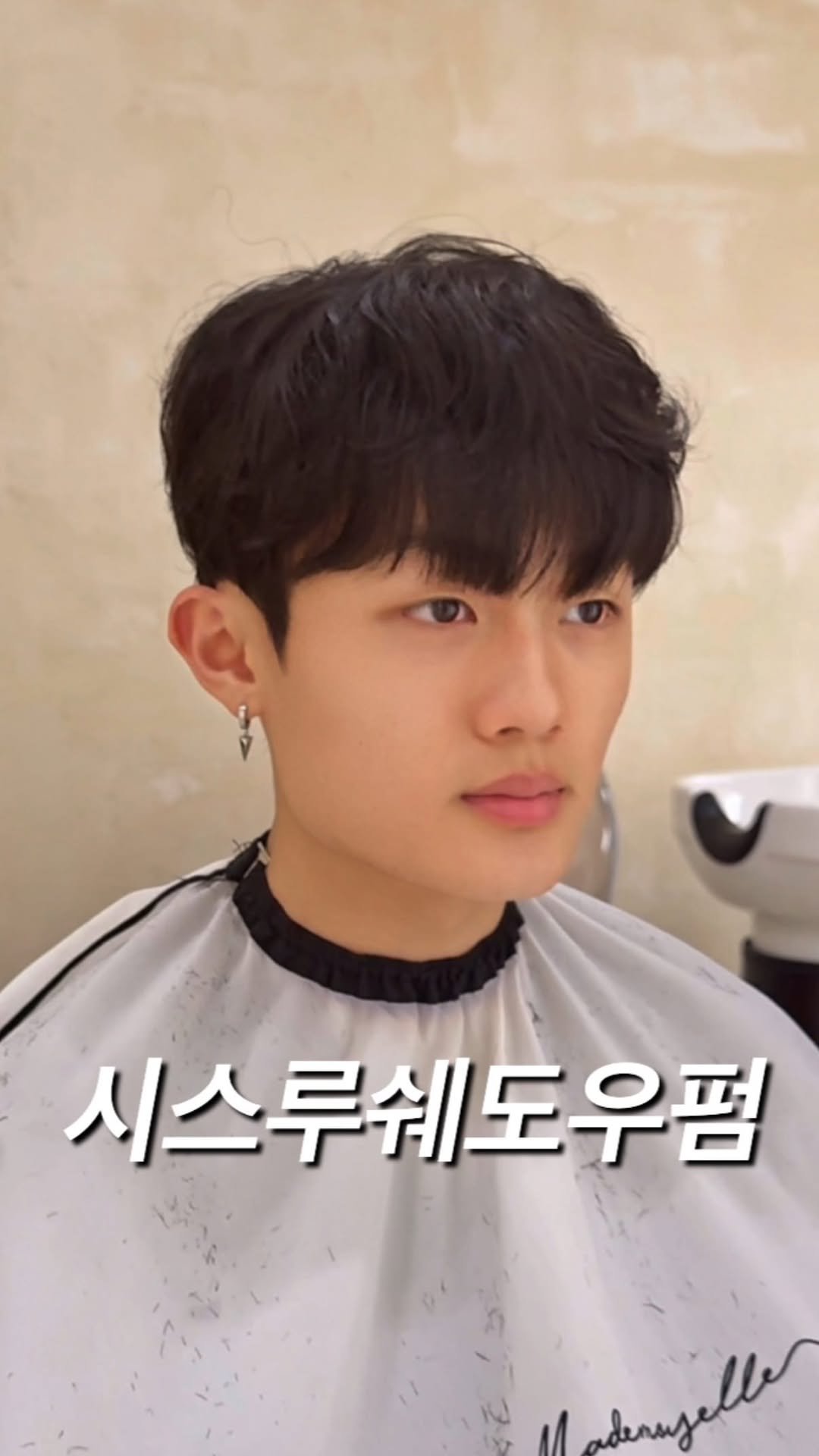 soee_male 게시물 이미지: .
원하시는 머리로 모델 작업중입니다
편하게 신청해주세요☺️