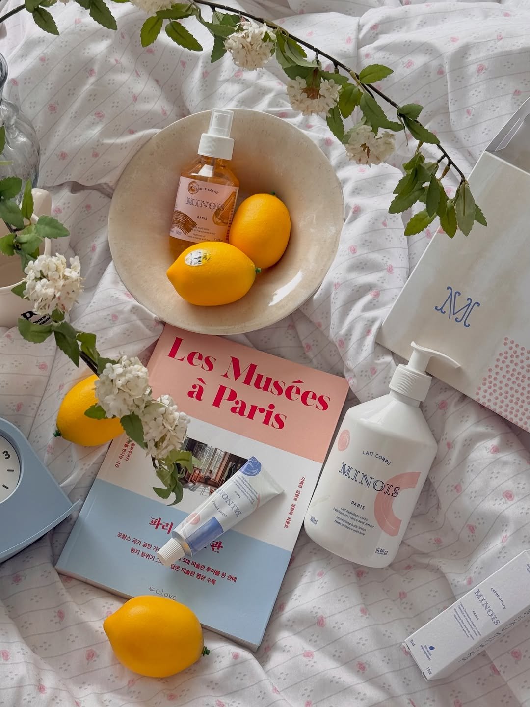 Photo shared by 소곤, 소곤테이블, 홈카페, 홈스타일링, 집꾸미기 on April 28, 2026 tagging @minoiskorea. May be an image of fragrance, hair product, grapefruit, perfume, lotion, lemonade, hand cream and text.