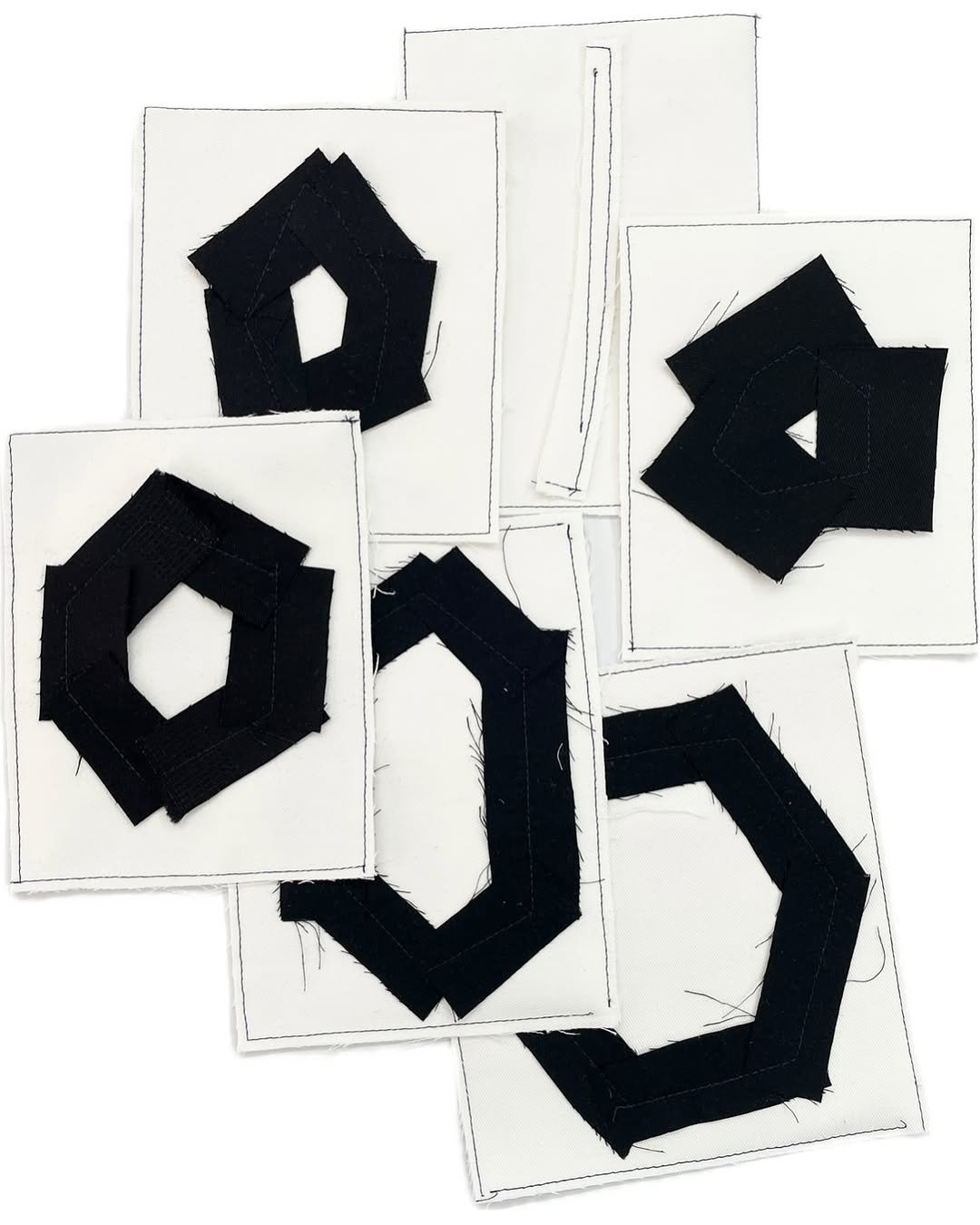 Photo by 홍소이 Soi Hong on June 02, 2025. May be a black-and-white image of quilt, placemat and napkin.