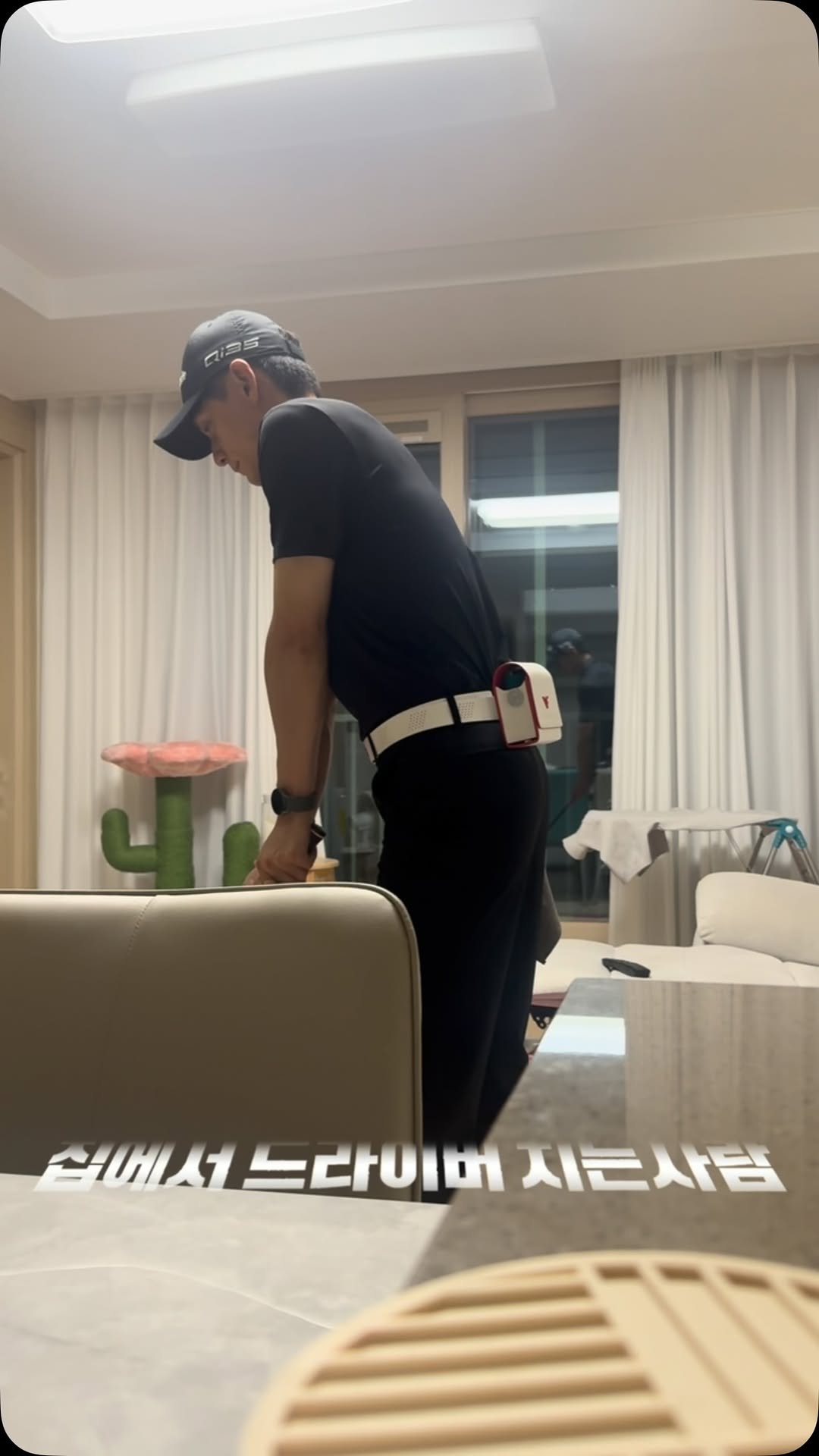 soiy__11 게시물 이미지: 골프미친 남편 
데롱데롱 매달고있는게 더웃김ㅋㅋㅋㅋㅋ
#골프 #남편 #골친자 #부부스타그램