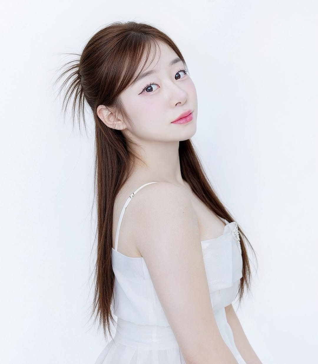 Photo by 백설기.부부일상.맛집 in Cheonan, Korea. May be an image of one or more people, braids and text.