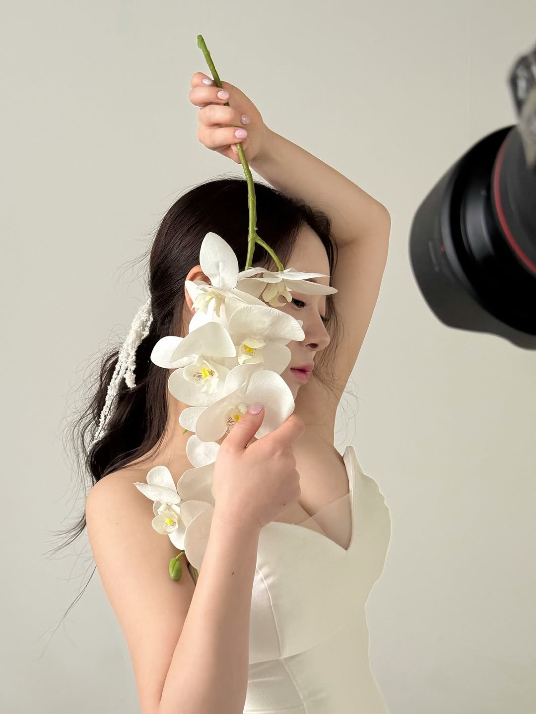 Photo shared by 백설기 on August 28, 2025 tagging @miple_diet. May be an image of 1 person, white lily and text.