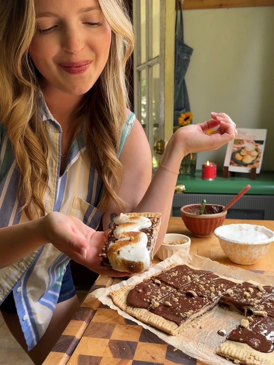sokos.kitchen 게시물 이미지: GIANT S’MORES POP-TART!!! graham cracker pie...
