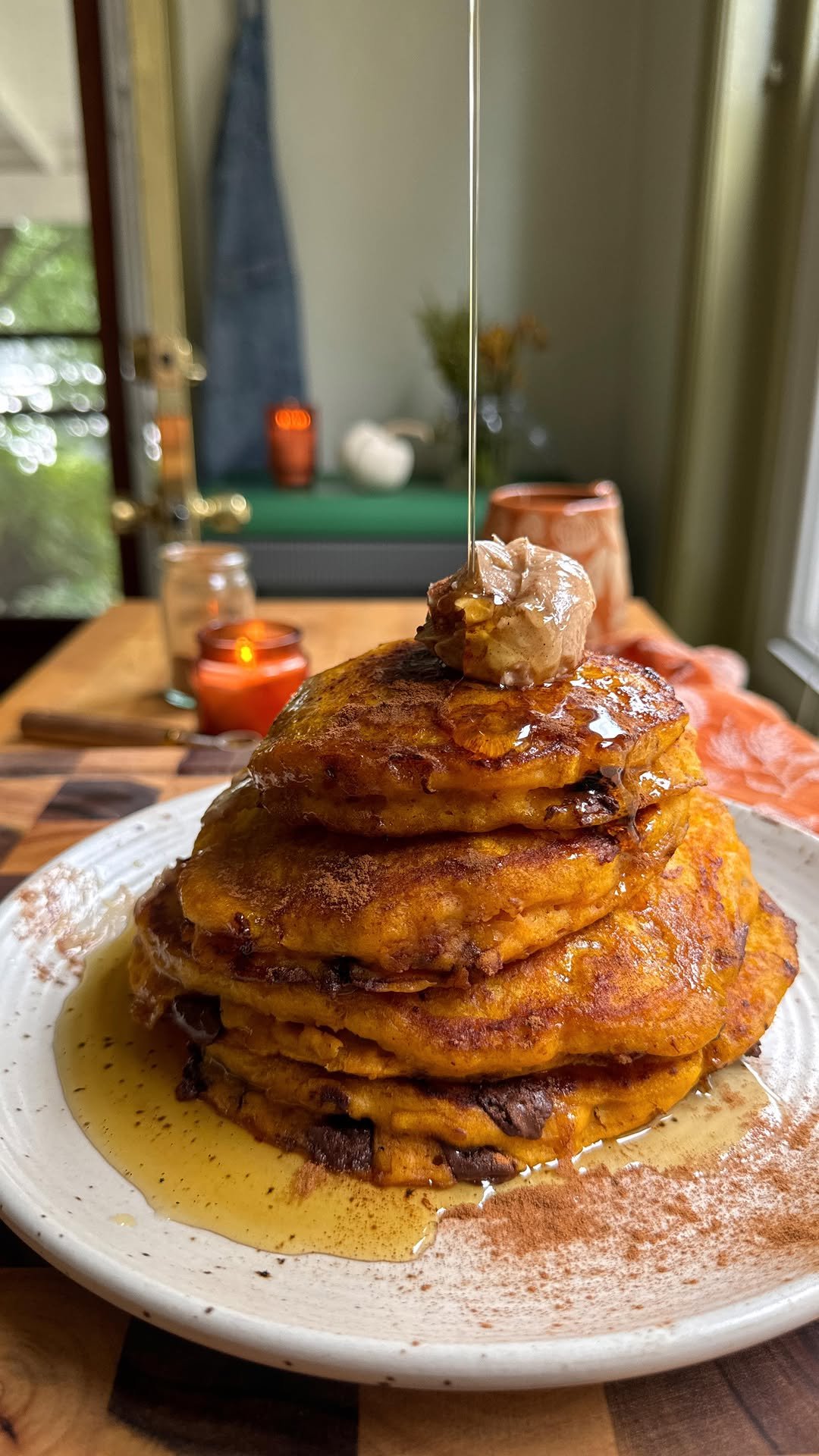 sokos.kitchen 게시물 이미지: SOURDOUGH CHOCOLATE CHIP PUMPKIN PANCAKES 🥞🎃🧈...