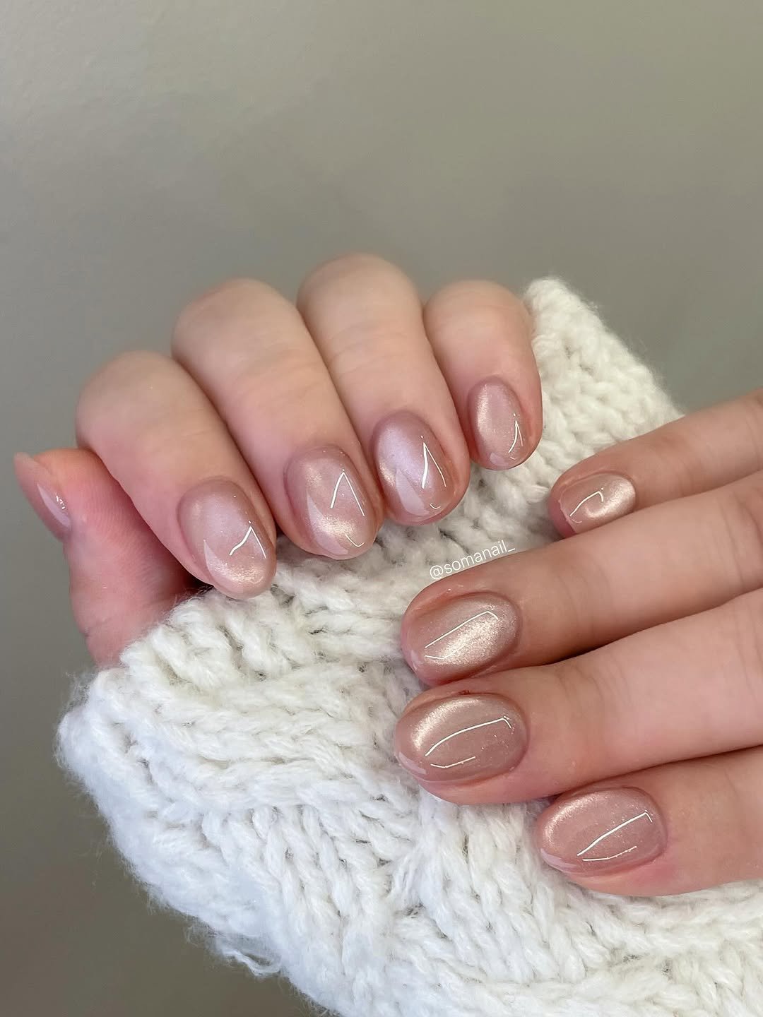 Photo by 소마네일🤎 범계네일 웨딩네일 | 문제성아크릴교정 in 범계역 with @reveinnail_korea. May be an image of one or more people, fingernails and text.
