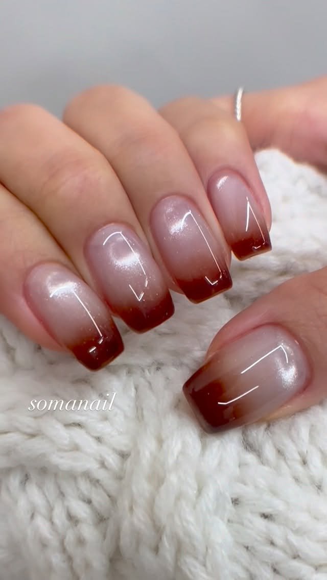 somanail_ 게시물 이미지: 브라운그라 + 실버자석🤎

#소마네일자석젱

예약하실 때 “ 아트 ”로 예약해주세요 ◡̈