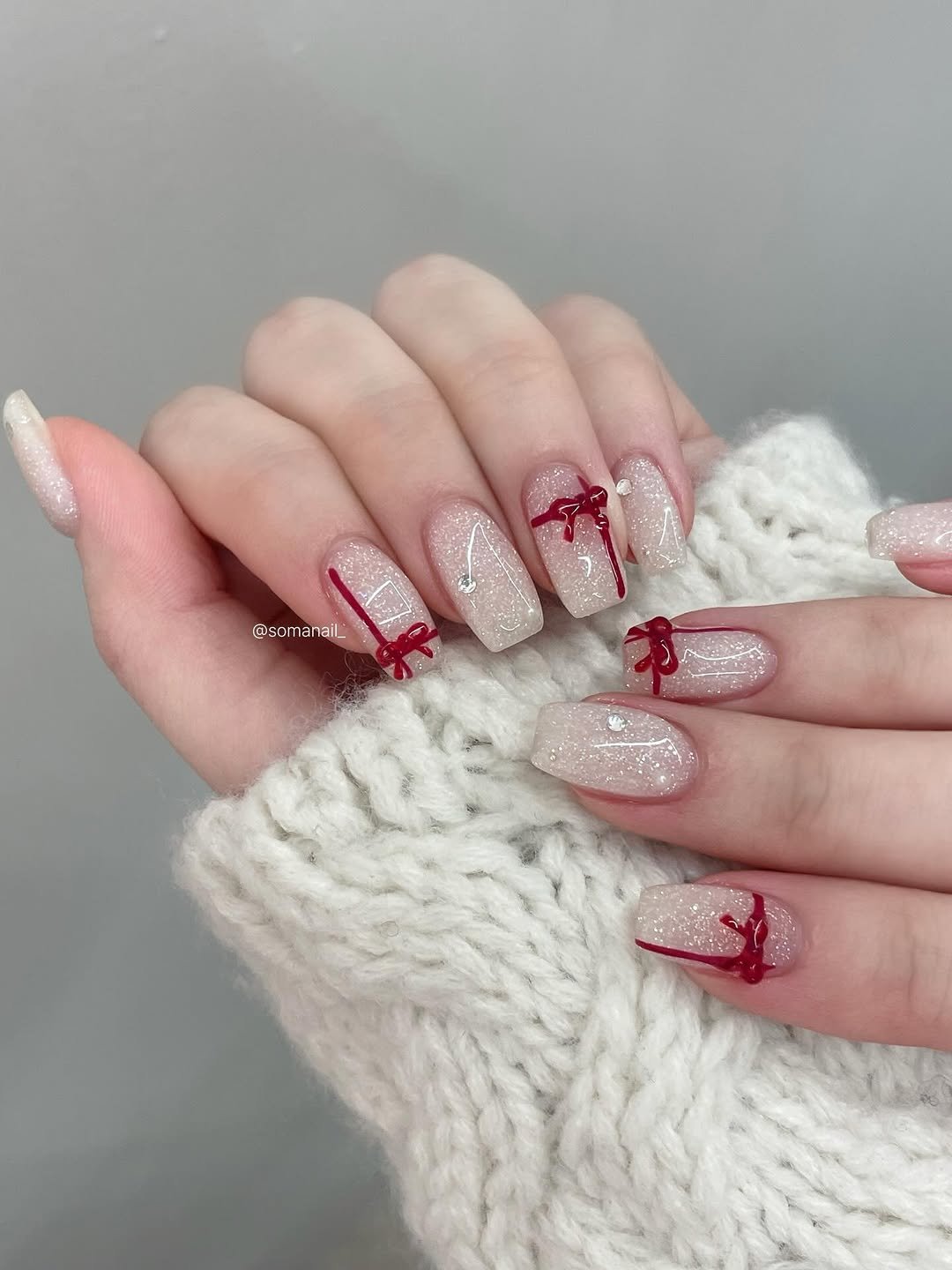 Photo by 소마네일🤎 범계네일 웨딩네일 | 문제성아크릴교정 in 범계역. May be an image of one or more people, fingernails and text.