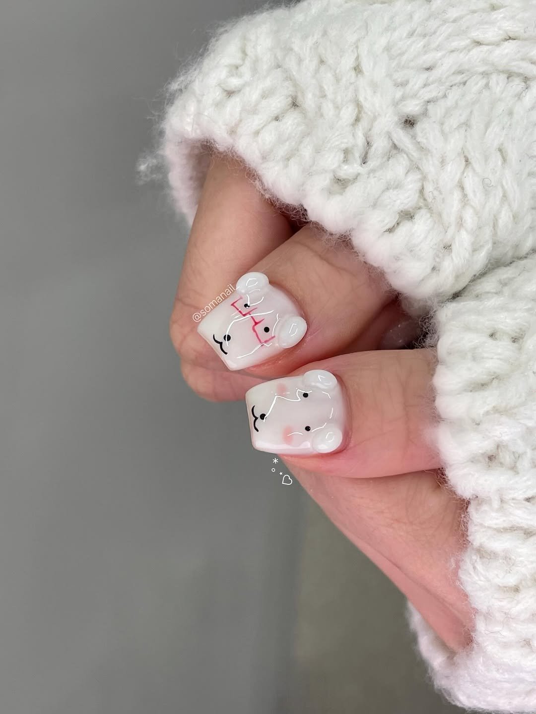 Photo by 소마네일🤎 범계네일 웨딩네일 | 문제성아크릴교정 in 범계역. May be an image of one or more people, fingernails and text that says '@somanail @somanail nanail'.