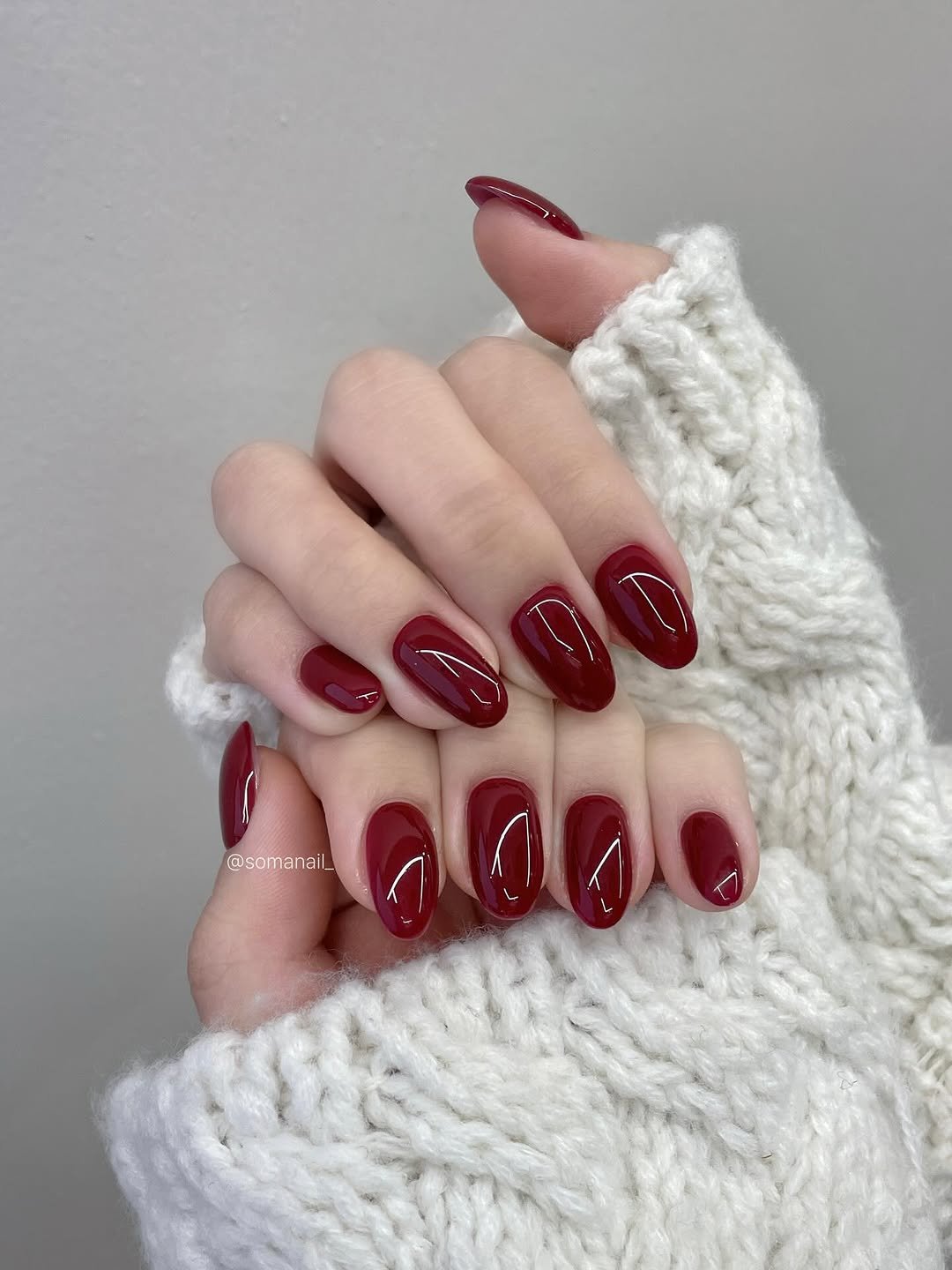 Photo by 소마네일🤎 범계네일 웨딩네일 | 문제성아크릴교정 in 범계역. May be an image of one or more people, fingernails and text.