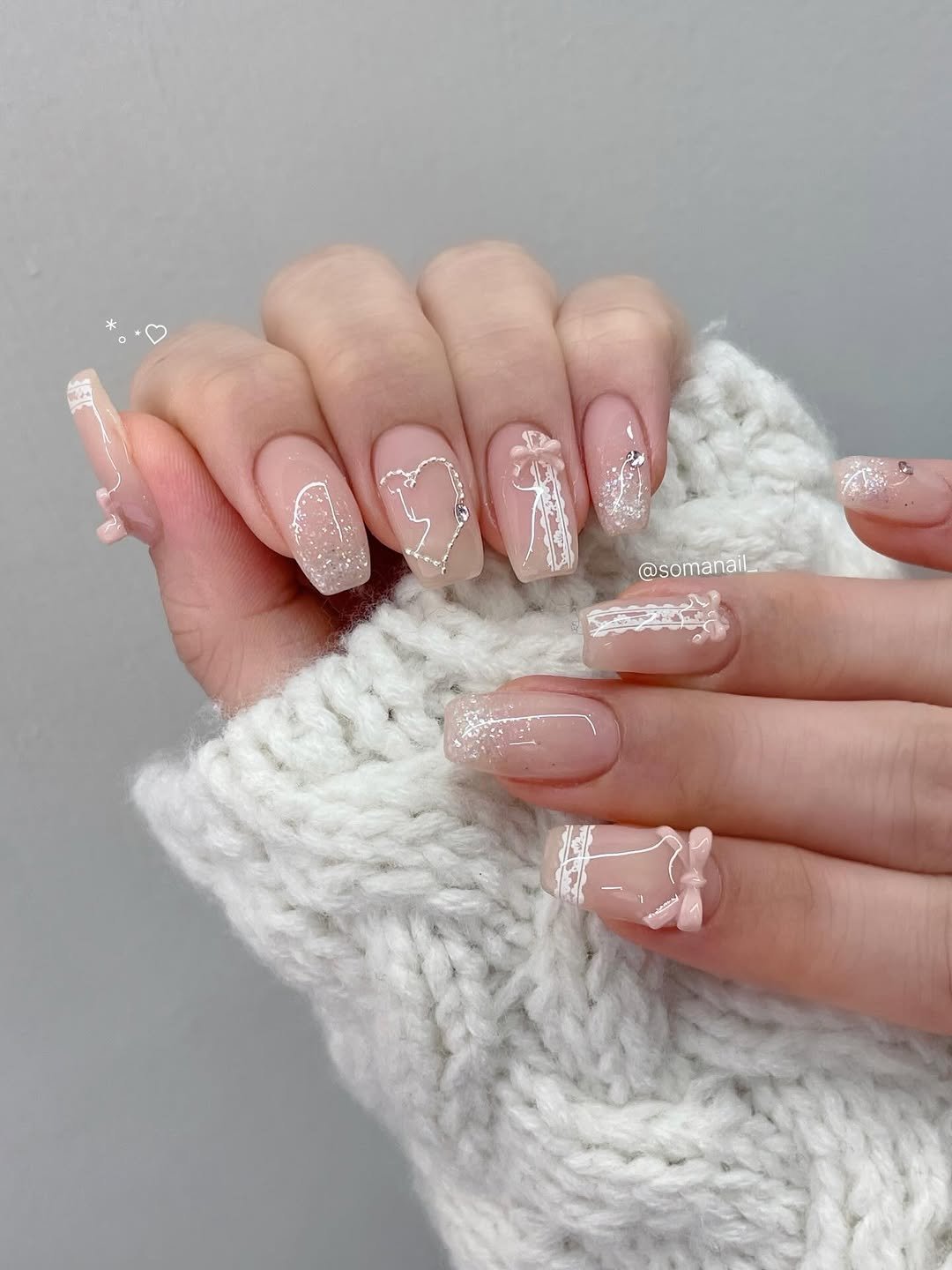 Photo by 소마네일🤎 범계네일 웨딩네일 | 문제성아크릴교정 in 범계역. May be an image of one or more people, fingernails and text.