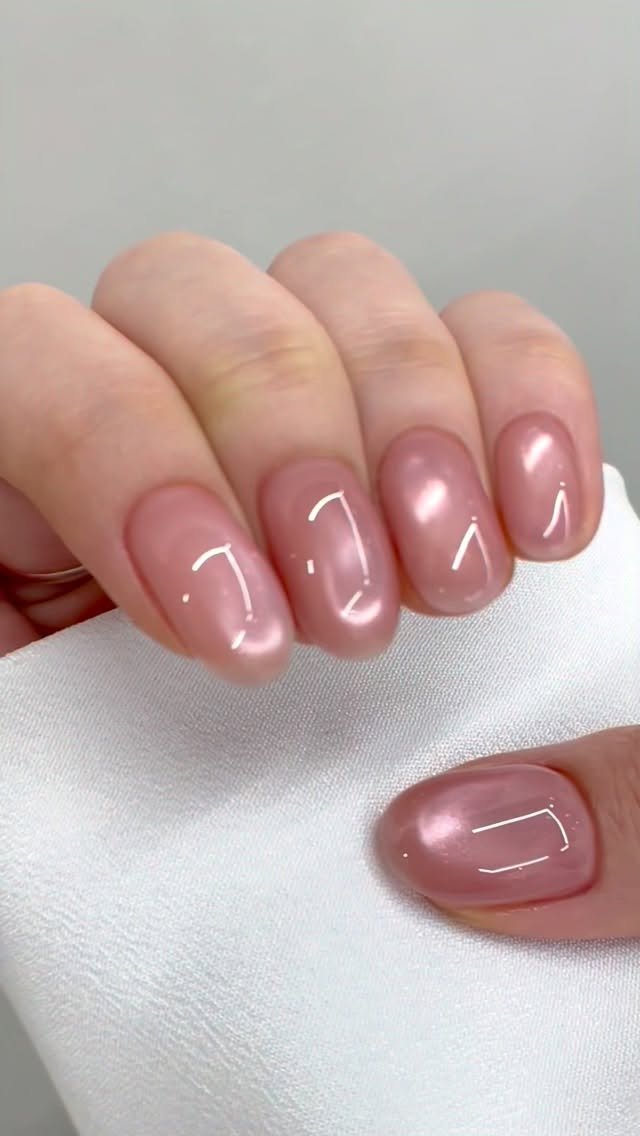 somanail_ 게시물 이미지: *｡⋆✨

#소마네일자석젤

@reveinnail_korea 

예약하실 때 “...