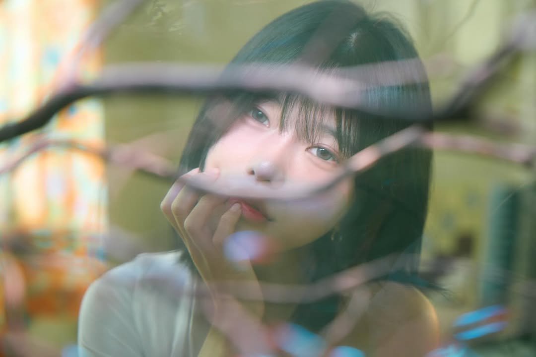Photo by 최솜이 on June 10, 2025. May be an image of 1 person, hair and text.