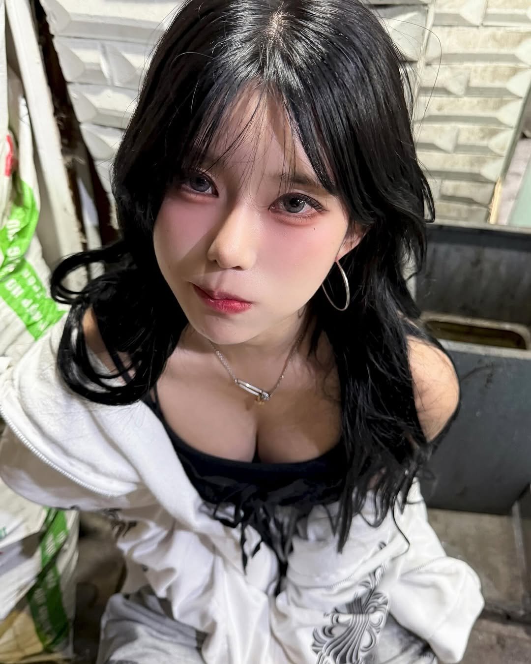 Photo by 최솜이 on June 14, 2025. May be an image of 1 person, hair, costume and text.