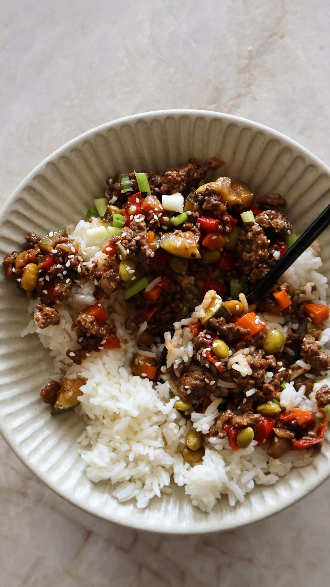 somethingnutritious 게시물 이미지: beef & veggie stir fry

a nourishing dinner...