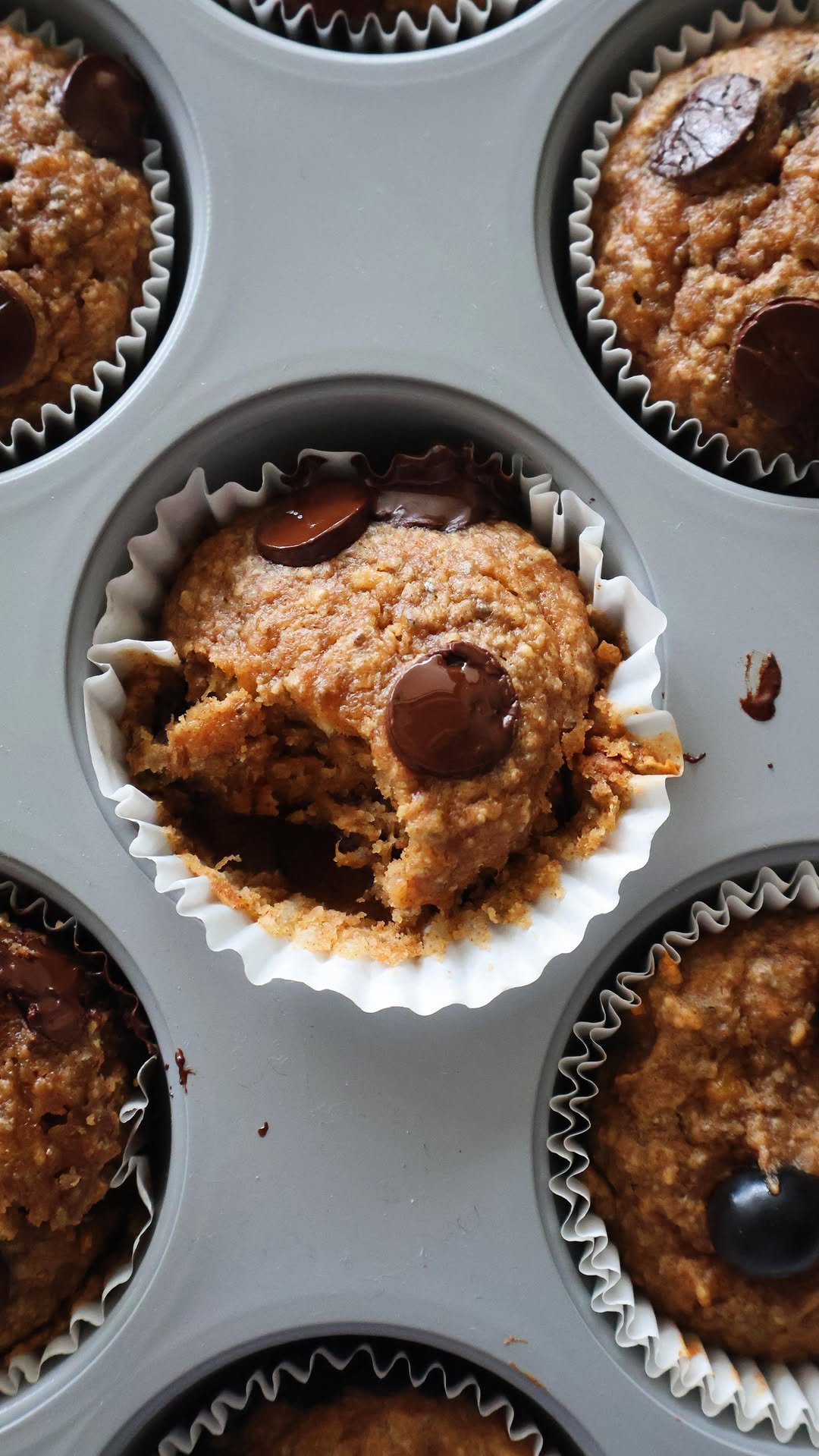 somethingnutritious 게시물 이미지: almond butter banana muffins 🍌

a simple...