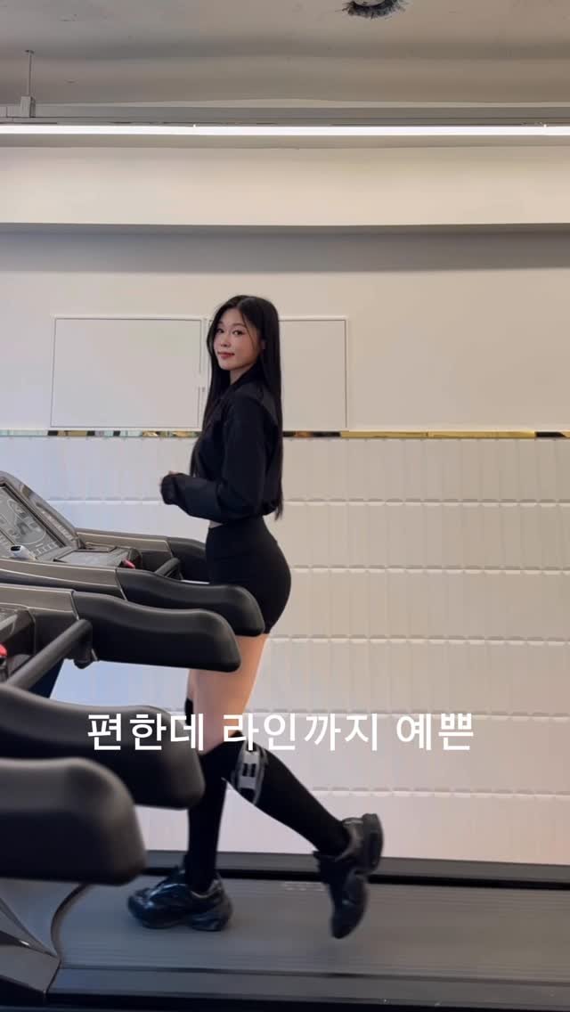 somsom__fit 게시물 이미지: 편한데 라인까지 예쁜
올깅스 추천할게🖤

요즘은 운동할 때도
일상에서도 자연스럽게...