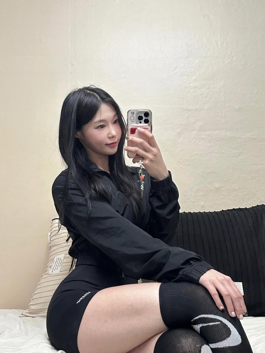 somsom__fit 게시물 이미지: 요즘 제일 자주 입는 조합 🖤
어프레쉬 플렉 3부 레깅스